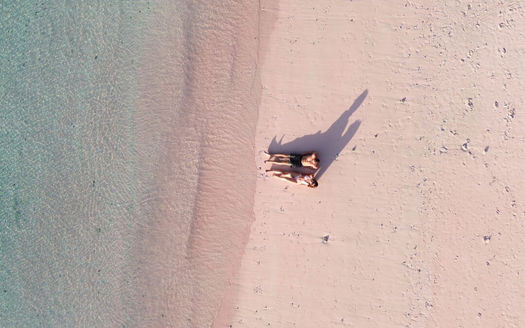 pink beach komodo